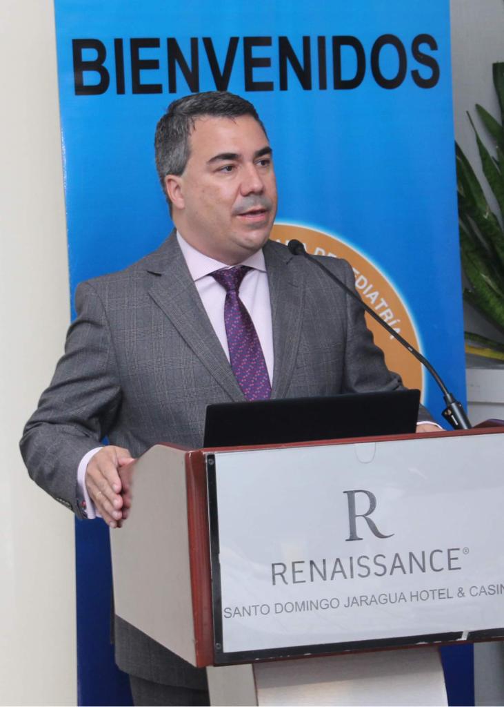 Dr. Jose A Torres durante el encuentro de la Sociedad Dominicana de Pediatría.
