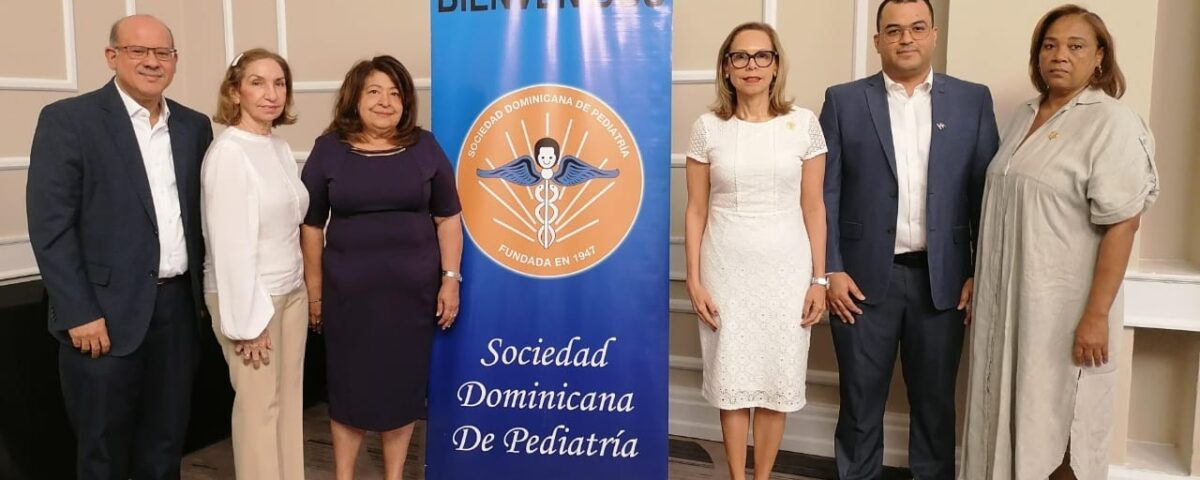 Representantes de la Sociedad Dominicana de Pediatría durante su primer encuentro de educación continua del 2024