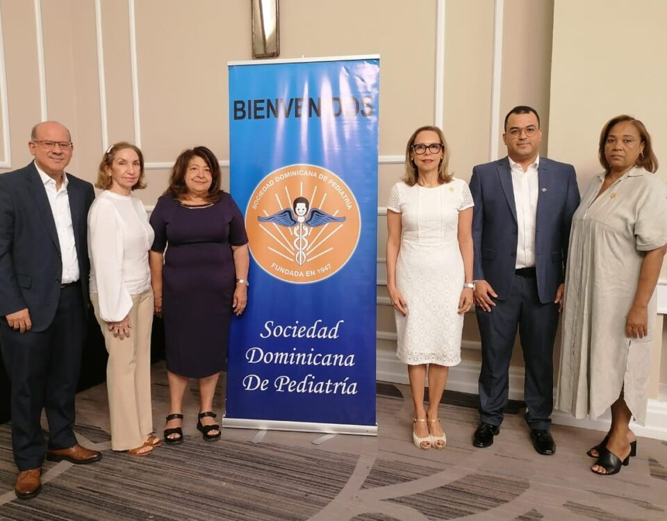 Representantes de la Sociedad Dominicana de Pediatría durante su primer encuentro de educación continua del 2024